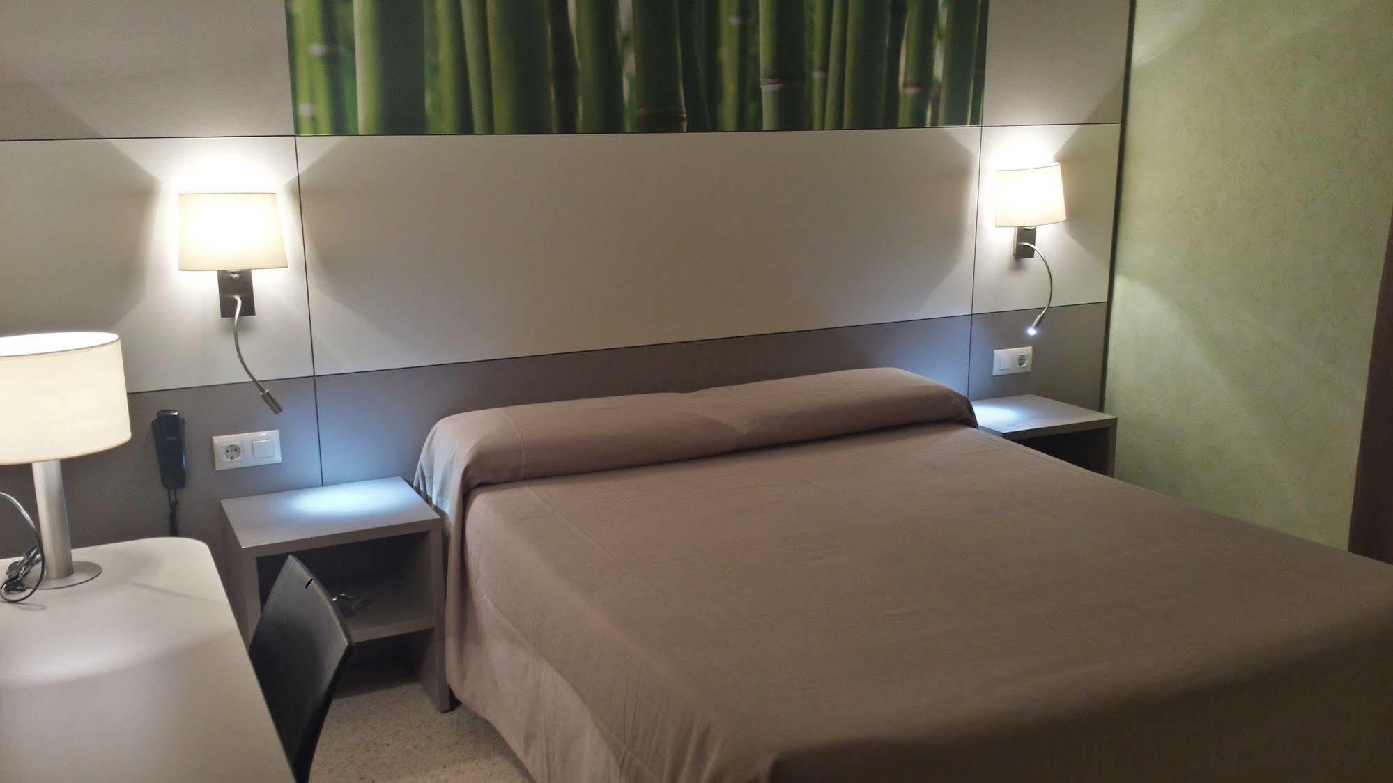 Hotel Sabiote ปิเนดาเดมาร์ ภายนอก รูปภาพ